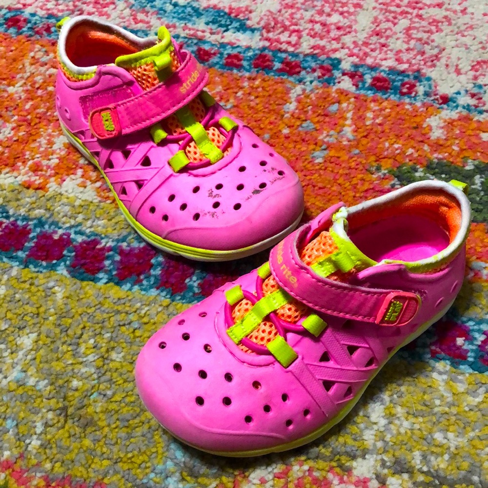 Stride right made 2 play phibian shoes